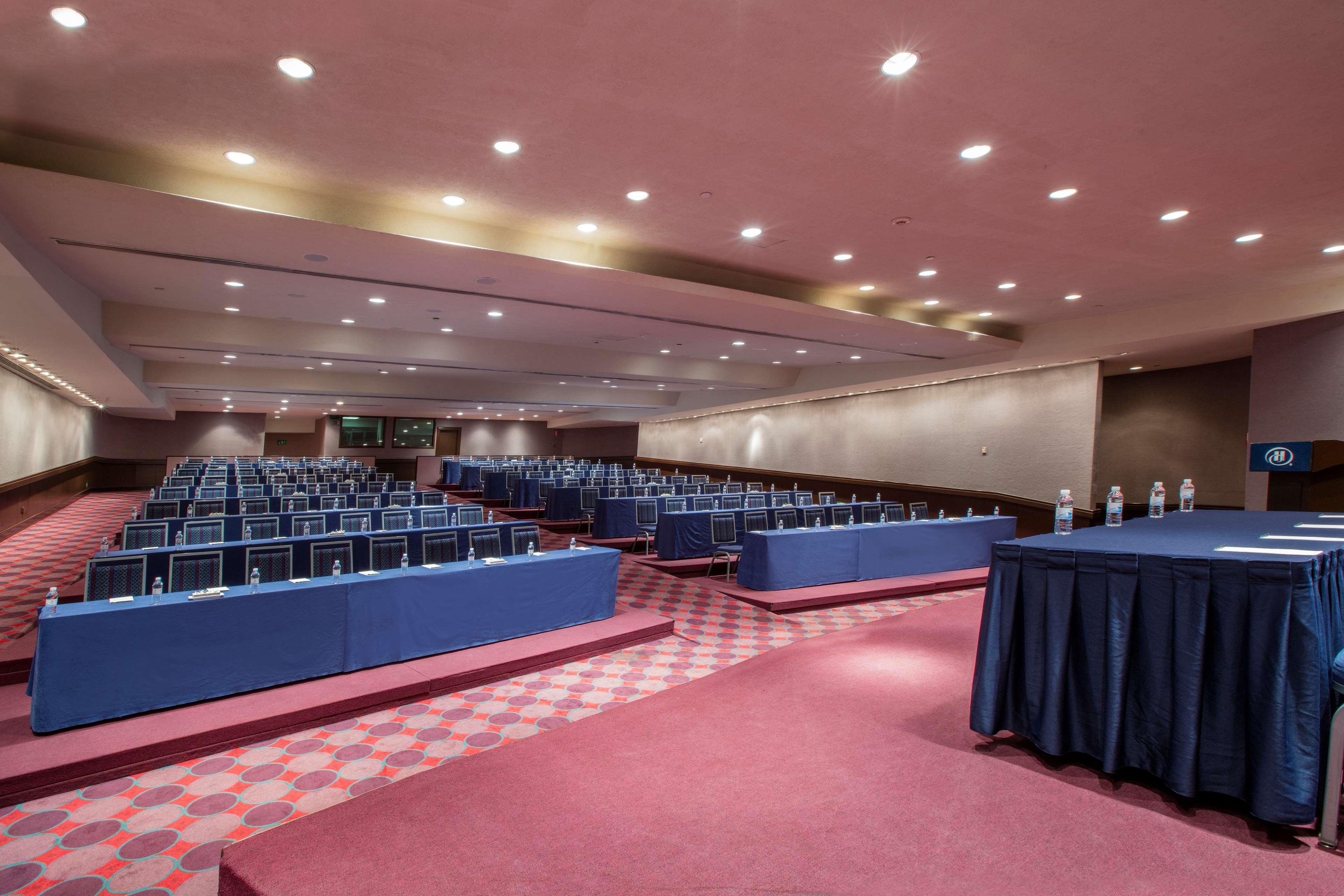 Отель Barcelo Гвадалахара Экстерьер фото The European Parliament's conference room